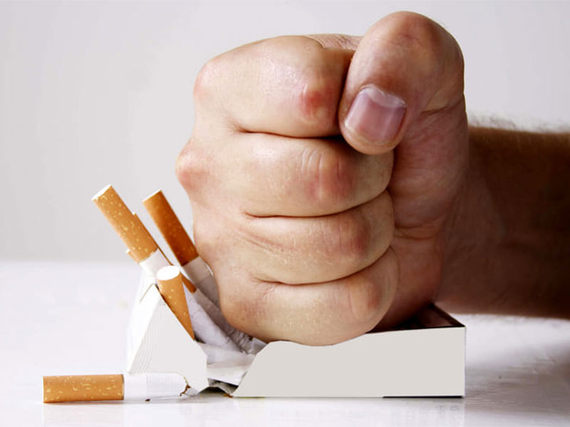Ringiovanisci di 13 anni smettendo di fumare